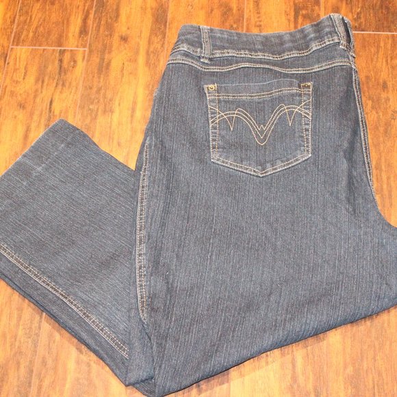 2/$40 🏷 Pennington Jean Capris - Picture 2 of 5